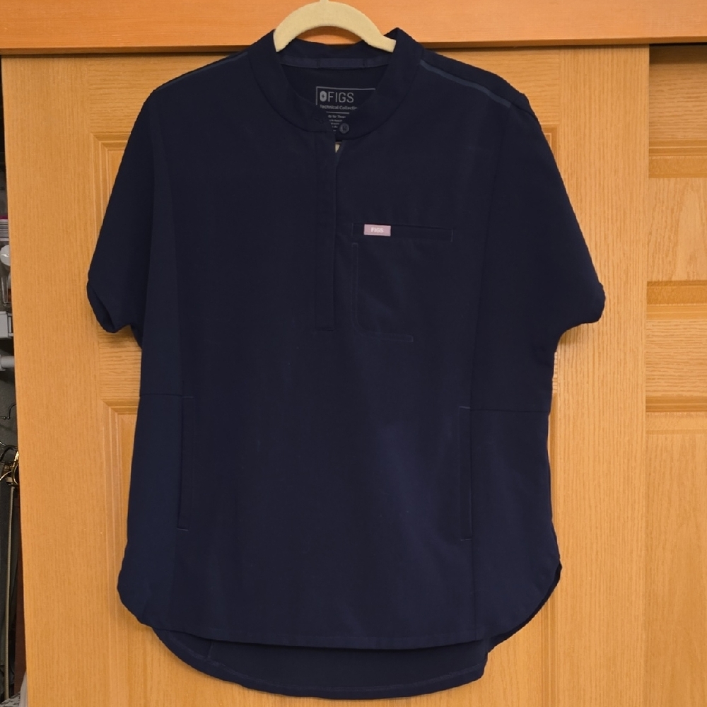 Women's FIGS Slightly Oversized Scrub Top--Technical Collection